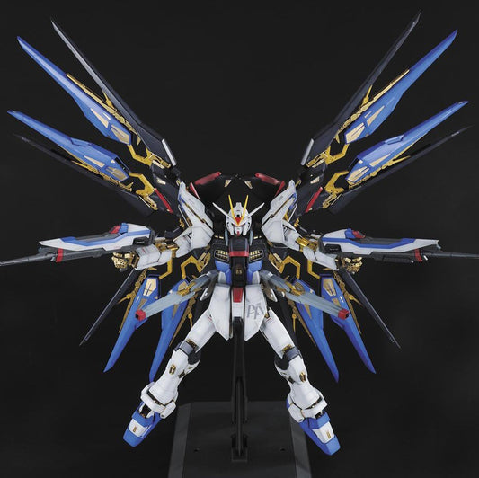 Gundam : Perfect Grade - Strike Freedom Gundam 1:60 Scale Model Kit