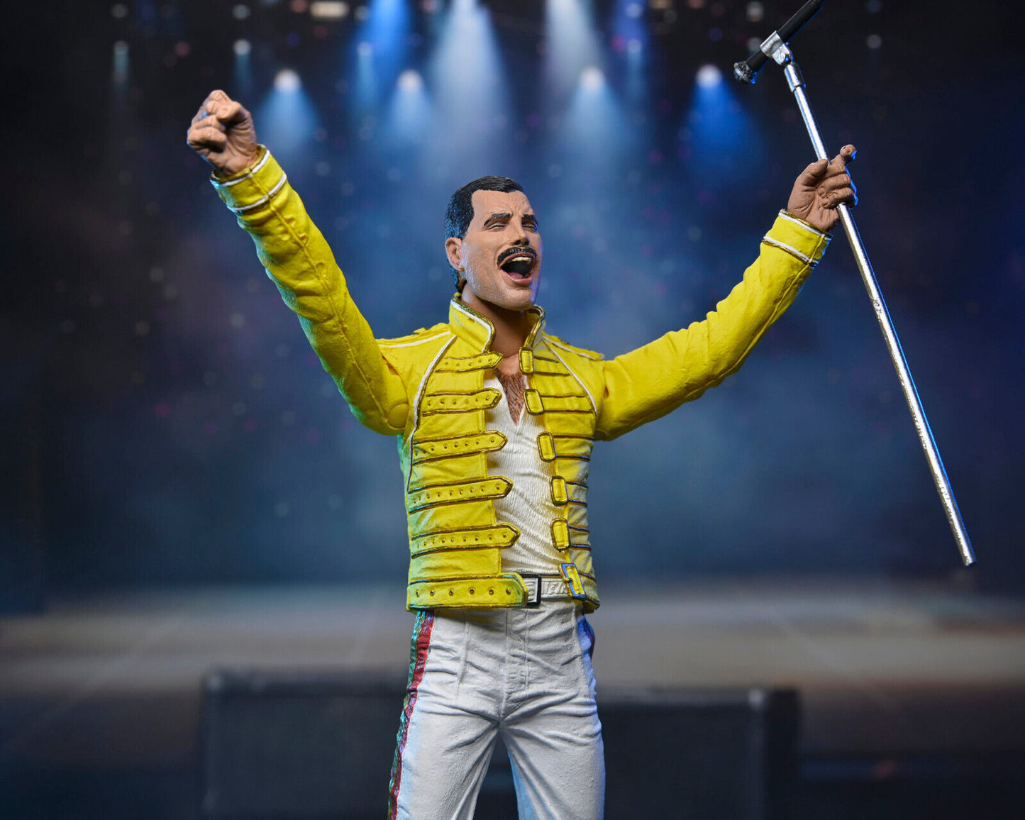 Figurine NECA - Freddie Mercury Yellow Jacket