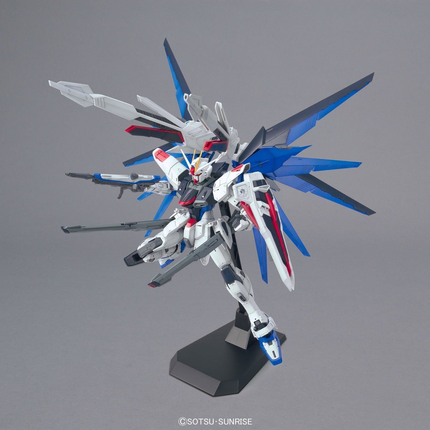 Gundam - Freedom Gundam Ver. 2.0 1/100 [MG]