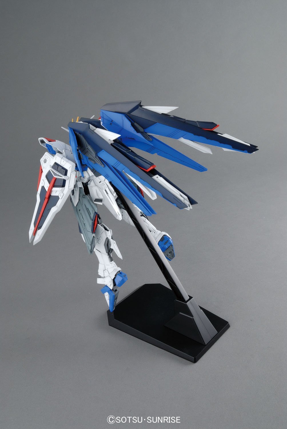 Gundam - Freedom Gundam Ver. 2.0 1/100 [MG]