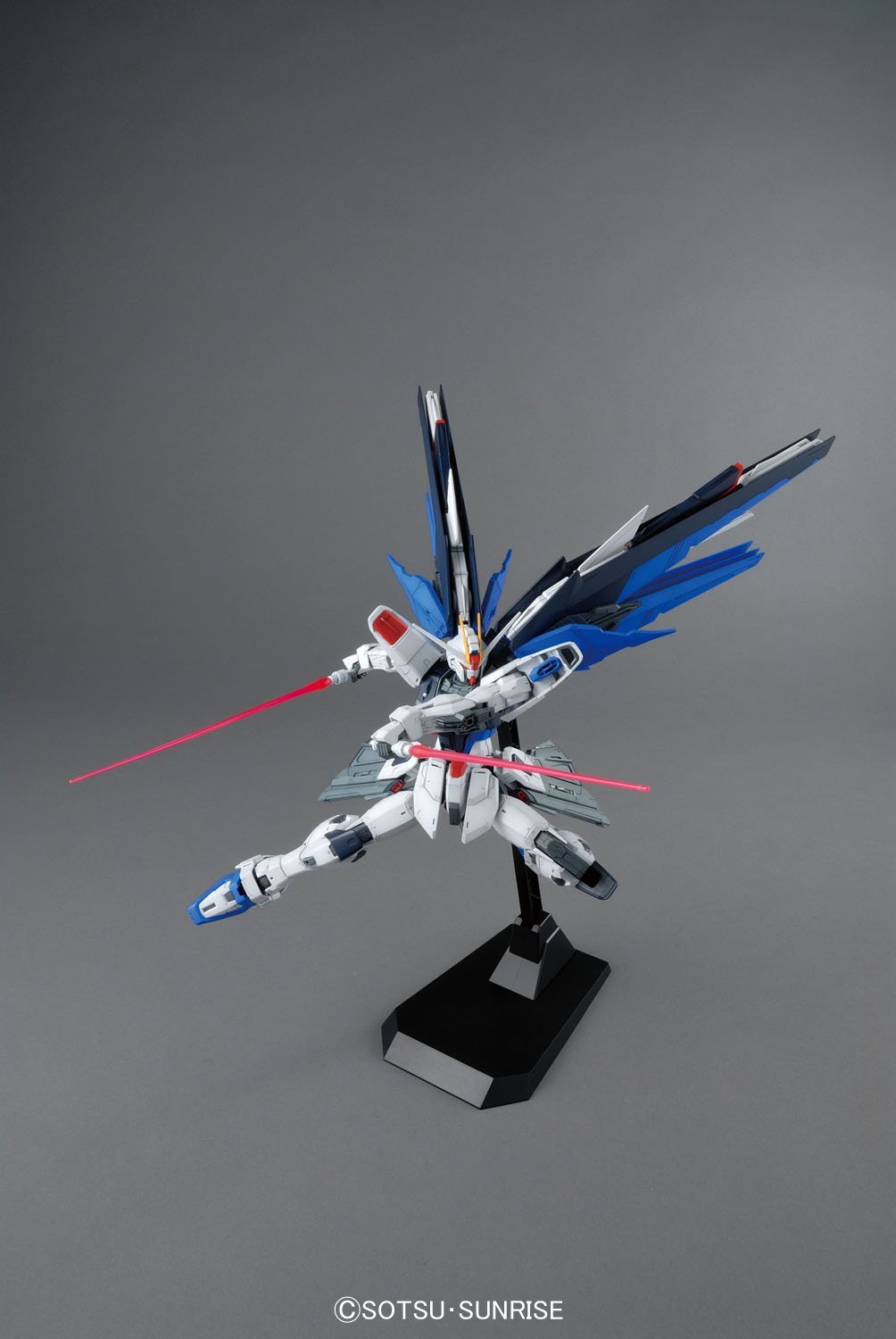 Gundam - Freedom Gundam Ver. 2.0 1/100 [MG]